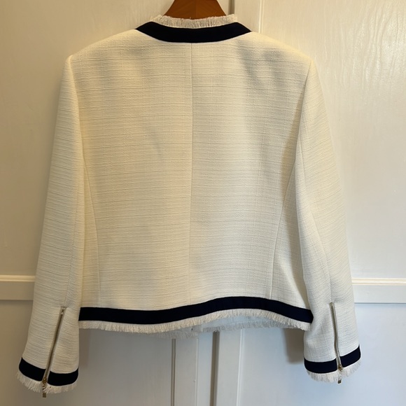 Tahari Zippered Jacket - Size 10 - Picture 2 of 5